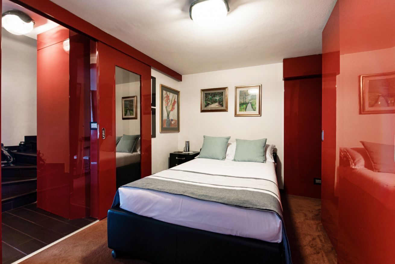 2 chambres, fer et planche à repasser