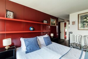 2 bedrooms, iron/ironing board