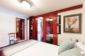 2 Schlafzimmer, Bügeleisen/Bügelbrett