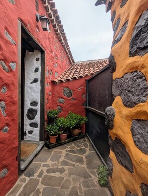 تفاصيل الفندق من الخارج