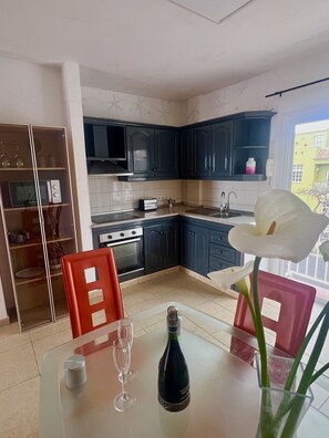 Fridge, microwave, oven, coffee/tea maker