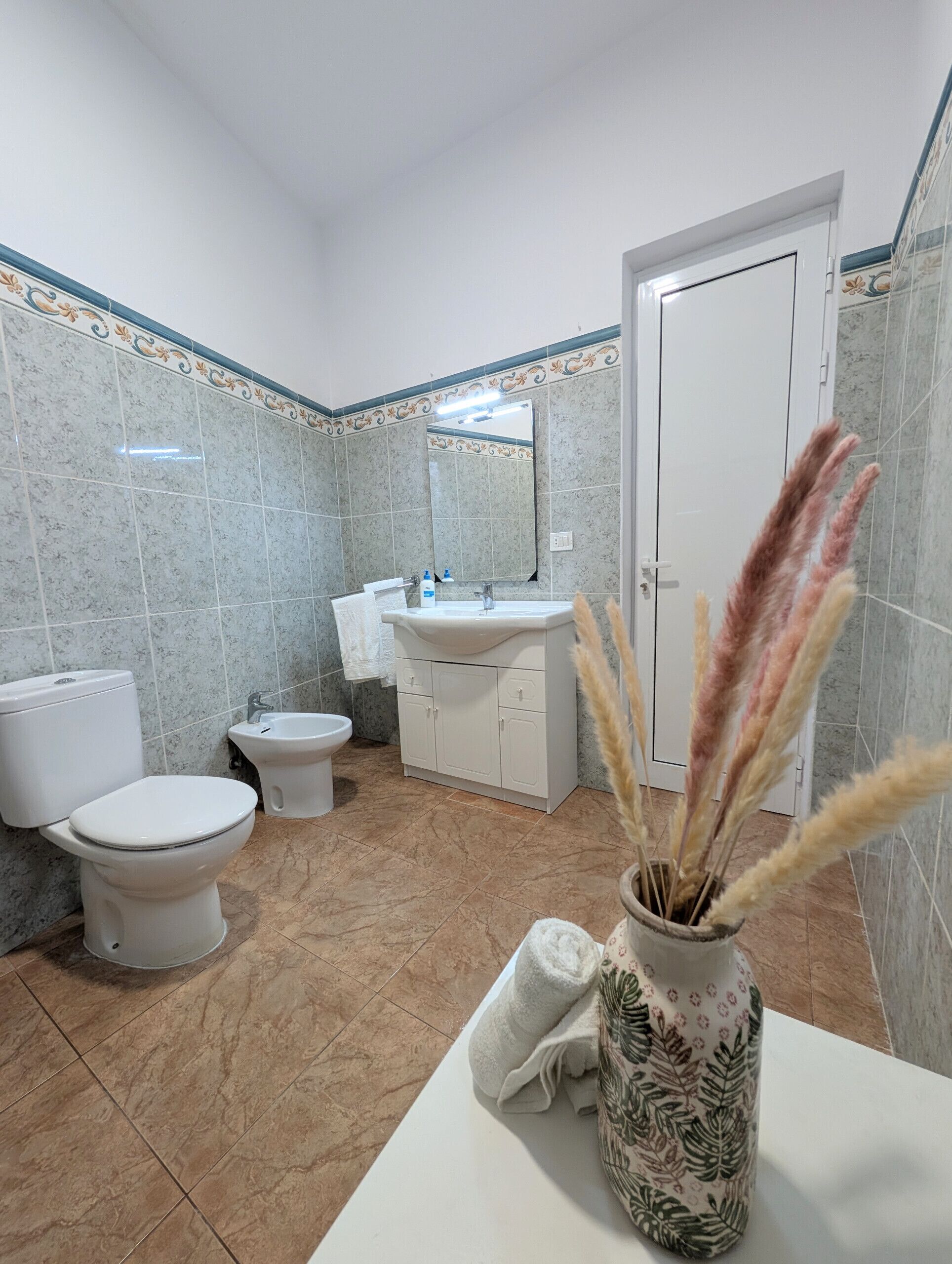 淋浴设施、吹风机、毛巾