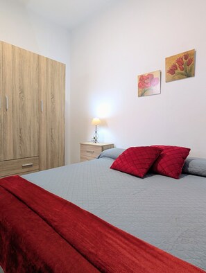 2 habitaciones, tabla de planchar con plancha y wifi gratis 