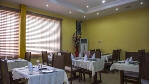 Dining - Villa Angelia Hotel (ACCRA)