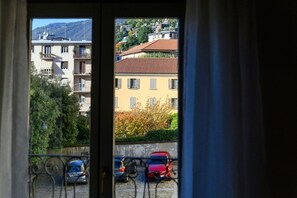 Interni