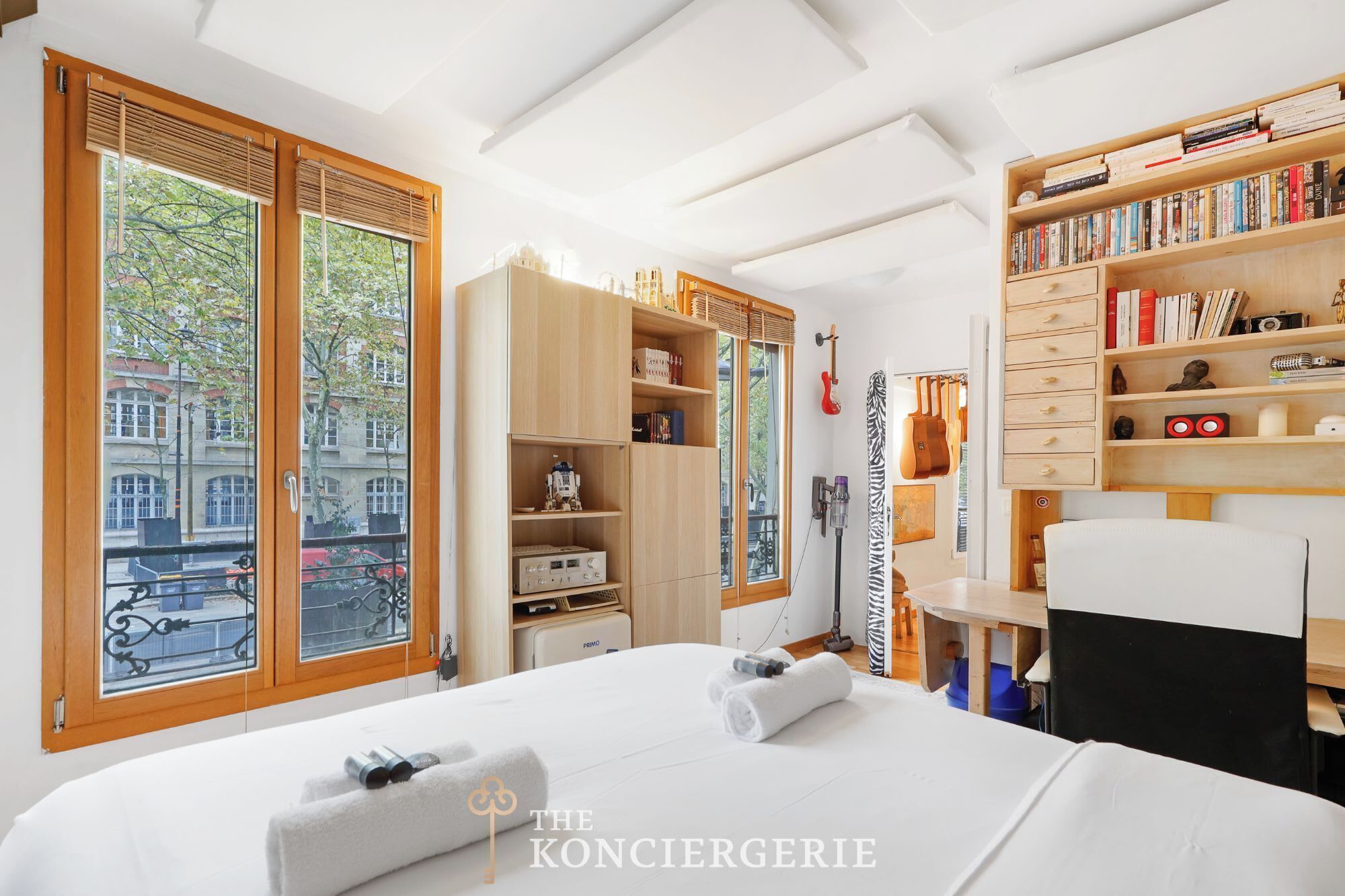 Iron/ironing board, travel crib, WiFi, bed sheets