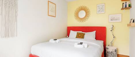 熨斗/熨衣板、旅行婴儿床、WiFi、床单