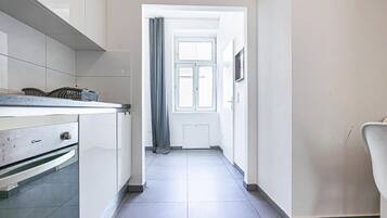 Frigorífic, forn, placa de cuina i cafetera i tetera