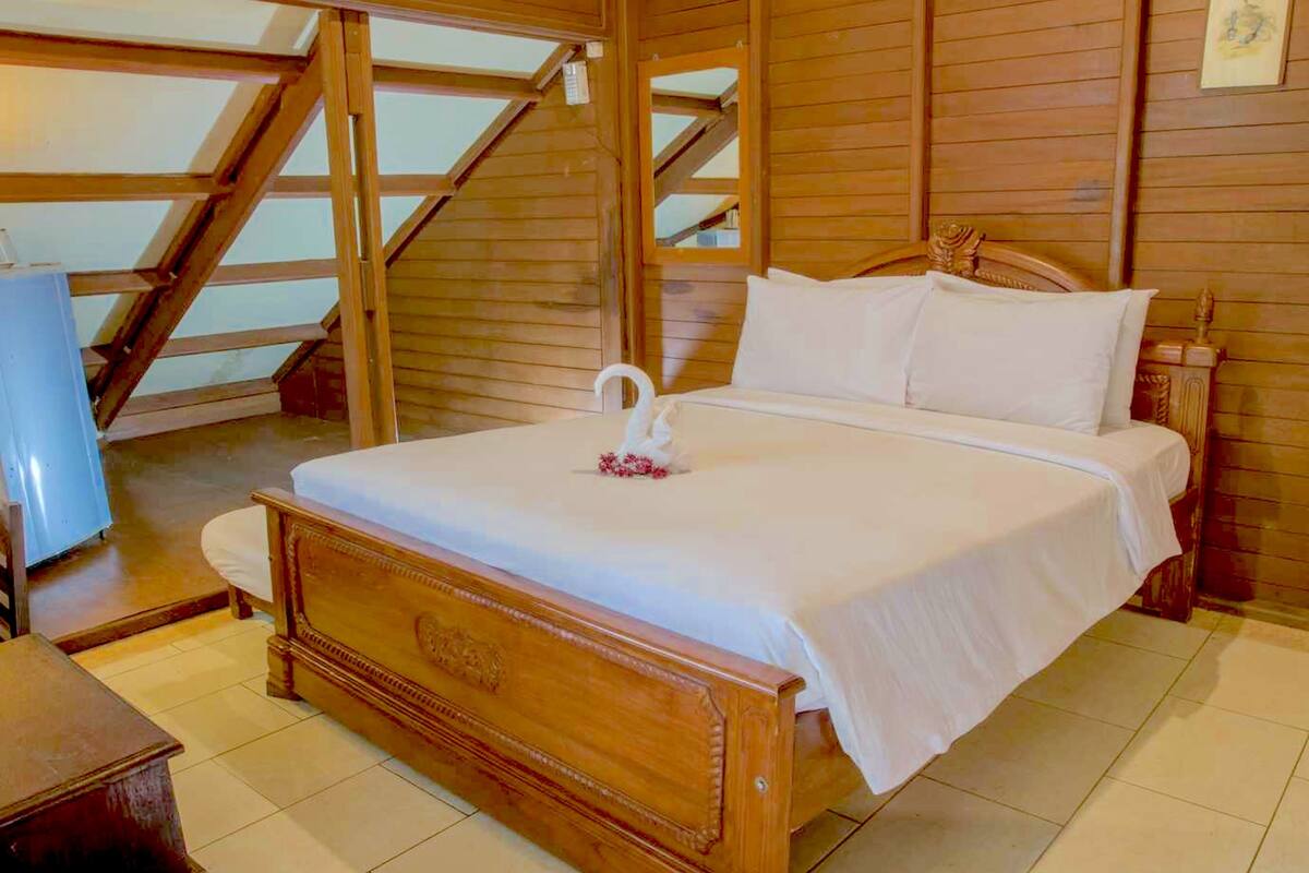 Quarto casal luxo | Wi-Fi de cortesia, roupa de cama