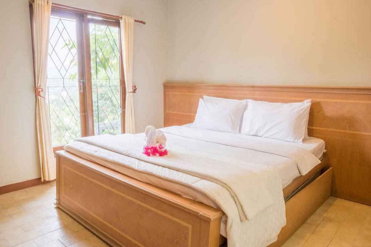 Quarto grand, 3 quartos | Wi-Fi de cortesia, roupa de cama