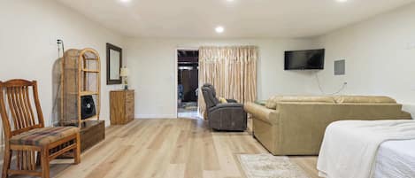 1 bedroom, WiFi, bed sheets