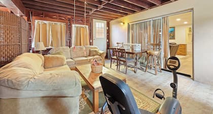 Private Spacious Full Bed Studio