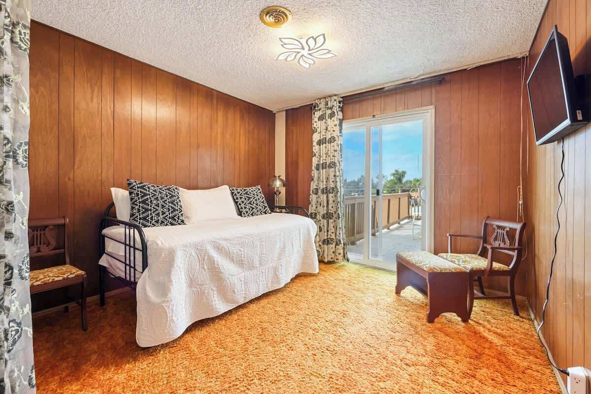 3 slaapkamers, een strijkplank/strijkijzer, wifi, beddengoed