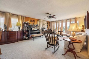 Televisión, chimenea