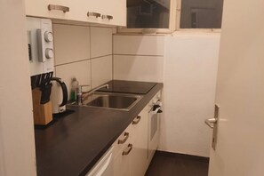 Microwave, oven, stovetop, coffee/tea maker