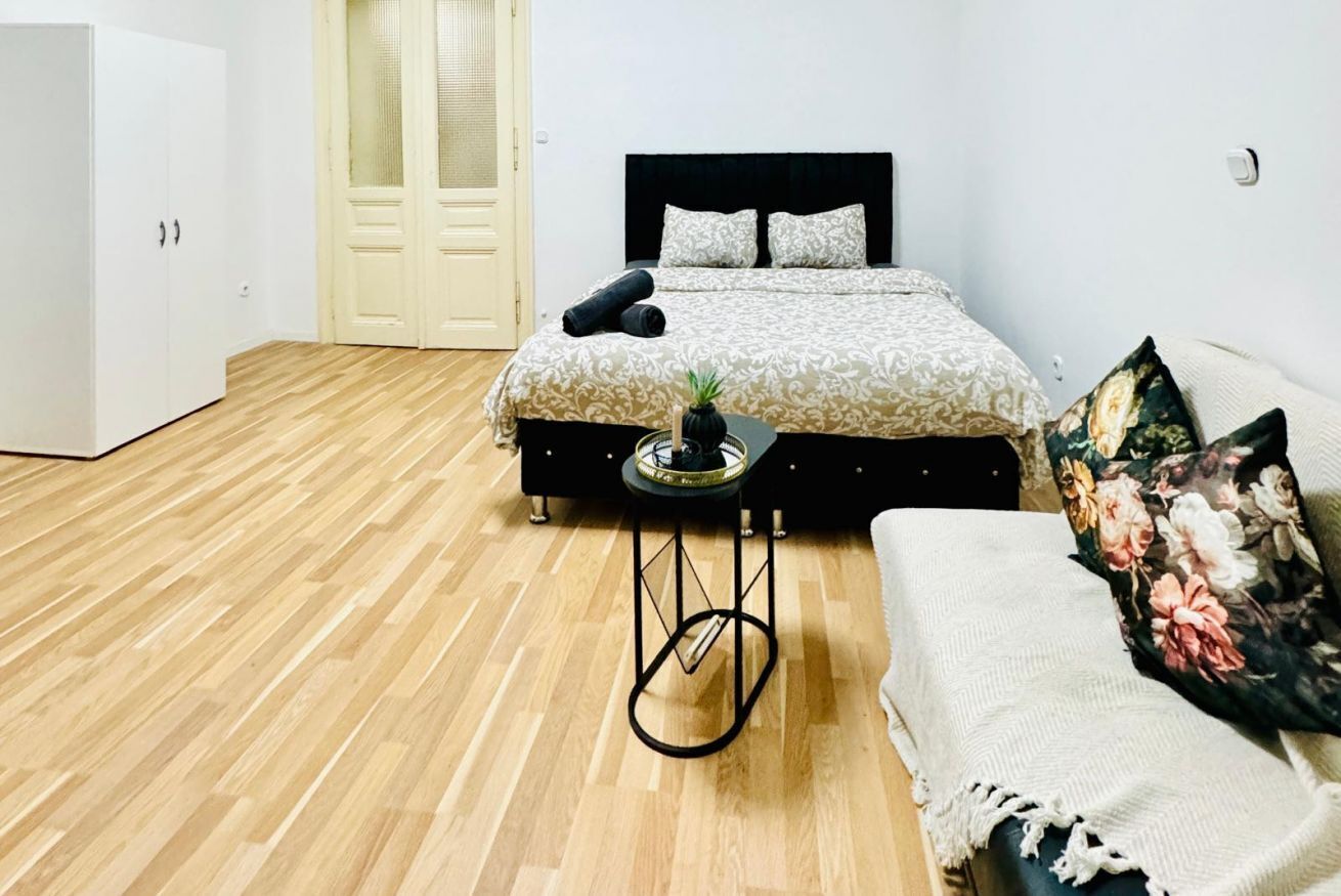 1 多间卧室、床单