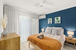 3 chambres, fer et planche à repasser, accès à Internet