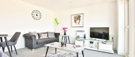 Apartment (Just Stay Wales Beautiful 1 Bed Flat ) | Living room