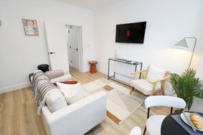 Exterior - Modern & Cosy 2 Bed Flat in Charming Roath (Cardiff)