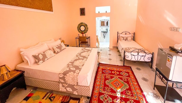 Quarto luxo, vista para o jardim | Ferros/tábuas de passar roupa, Wi-Fi de cortesia
