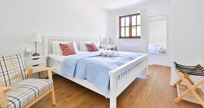 Homely 5 Bed House - 15 Mins to Cardiff City