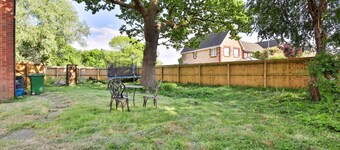 Homely 5 Bed House - 15 Mins to Cardiff City