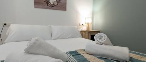 1 室のベッドルーム、アイロン / アイロン台、WiFi (無料)、ベッドシーツ