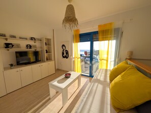 TV - 25 - Livingtarifa The Island (Tarifa)