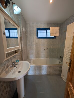 Shower, hair dryer, towels - 25 - Livingtarifa The Island (Tarifa)