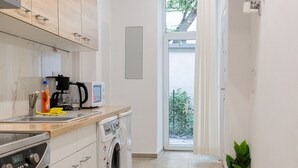 茶具/咖啡用具、冰箱、微波炉、烤箱