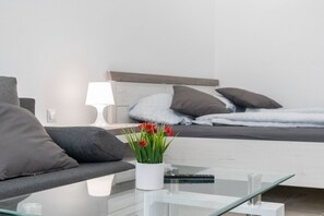 1 chambre, fer et planche à repasser, Wi-Fi, literie fournie