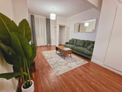 Modern Elegant home by LFC Stadium