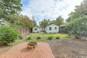 Apartment (0 Bedroom) | Interior - Sacramento Studio w/ Yard: Dine, Shop & Explore! (Sacramento)