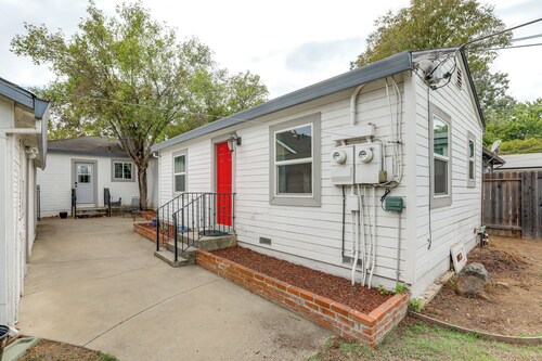 Sacramento Studio w/ Yard: Dine, Shop & Explore!