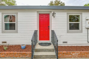 Apartment (0 Bedroom) | Interior - Dine, Explore & Relax! Gem 4 Mi to Dtwn Sacramento (Sacramento)