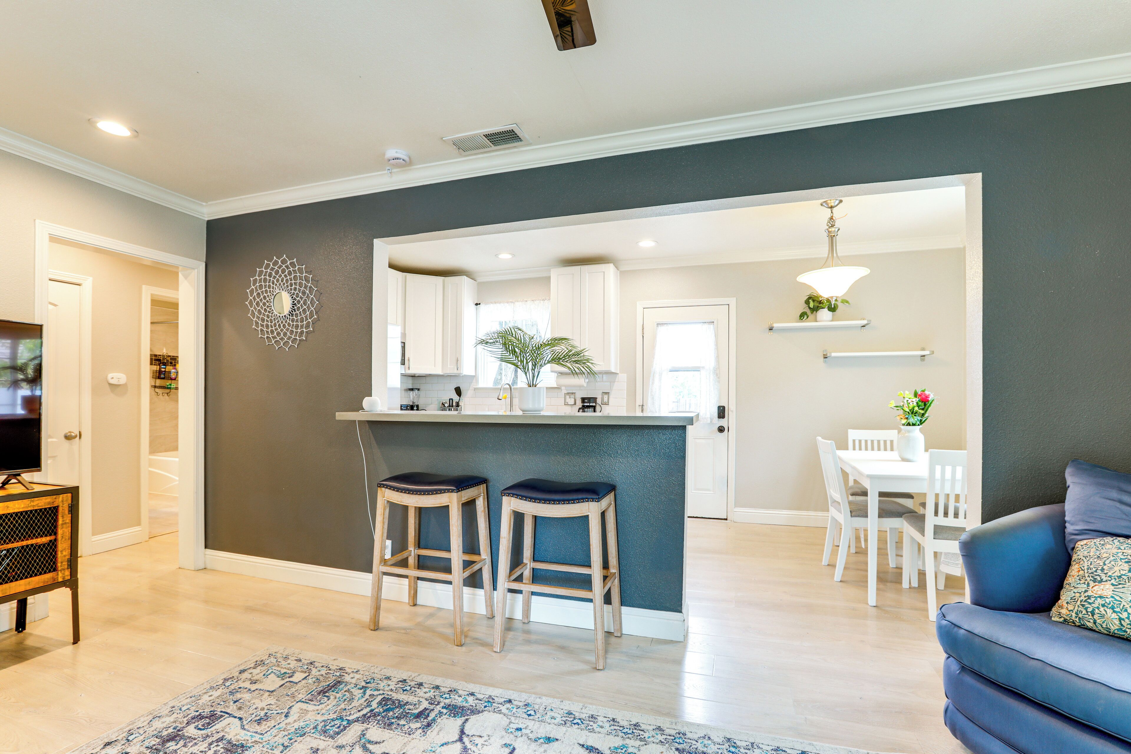 House (2 Bedrooms) | Interior