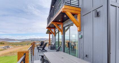 Mtn & Lake Views: Family Retreat in Garden City!
