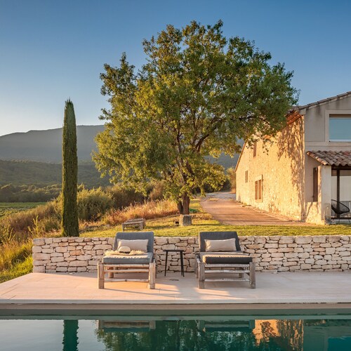 Domaine de la Colline – Provencal Stone House in Luberon with Heated Pool & A/C