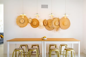 Dining - Domaine de la Colline – Provencal Stone House in Luberon with Heated Pool & A/C (Cabrières-d'Aigues)