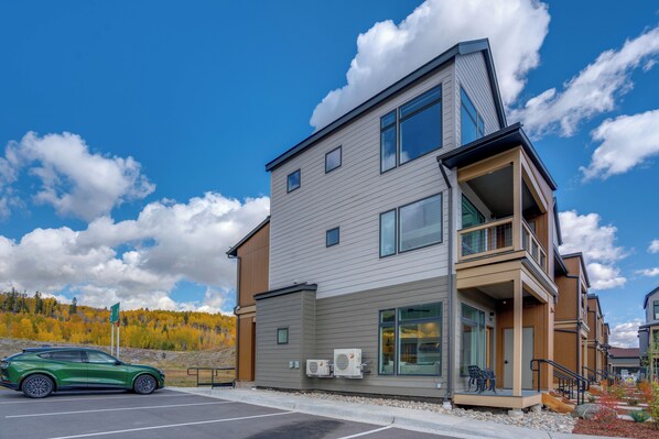 Apartment (0 Bedroom) | Interior - Walk to Ski Shuttles & Stores! Modern Frisco Unit (Frisco)