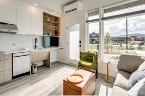 Apartment (0 Bedroom) | Interior - Walk to Ski Shuttles & Stores! Modern Frisco Unit (Frisco)