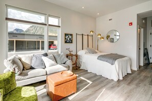 Apartment (0 Bedroom) | Interior - Walk to Ski Shuttles & Stores! Modern Frisco Unit (Frisco)