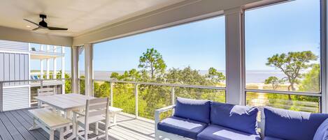 House (6 Bedrooms) | Interior