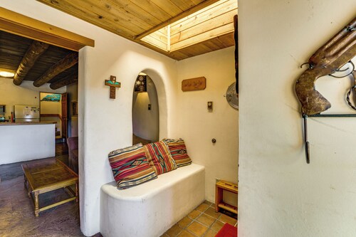 8 Mi to Taos Ski Valley! Peaceful Mtn-view Condo