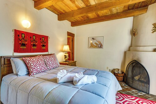 8 Mi to Taos Ski Valley! Peaceful Mtn-view Condo