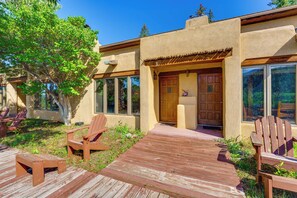 Interior - 8 Mi to Taos Ski Valley! Peaceful Mtn-view Condo (Arroyo Seco)