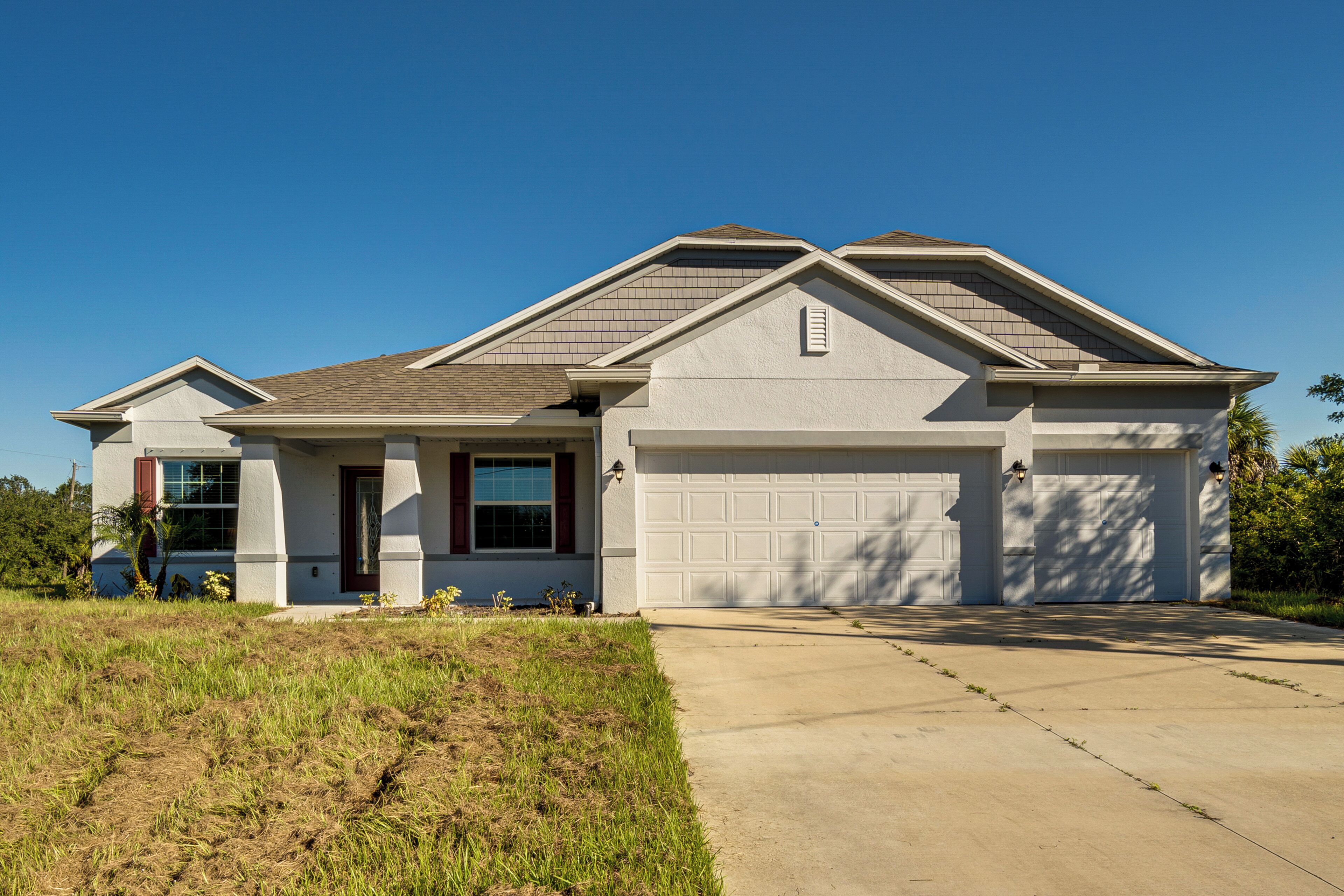 House (4 Bedrooms) | Front of property