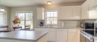 Park & Pool Across Street, Broken Arrow Home!