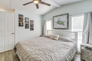House (3 Bedrooms) | Interior - 5 Mi to Manatees! Waterfront Crystal River Home (Crystal River)