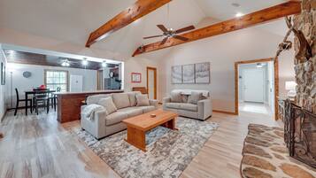House (2 Bedrooms) | Interior